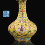 Vase en porcelaine - Dynastie Ming