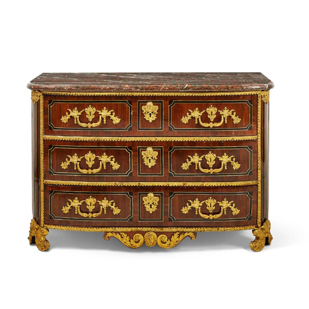 commode d'époque régence en marqueterie et bronzes dorés
