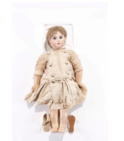 poupée ancienne porcelaine