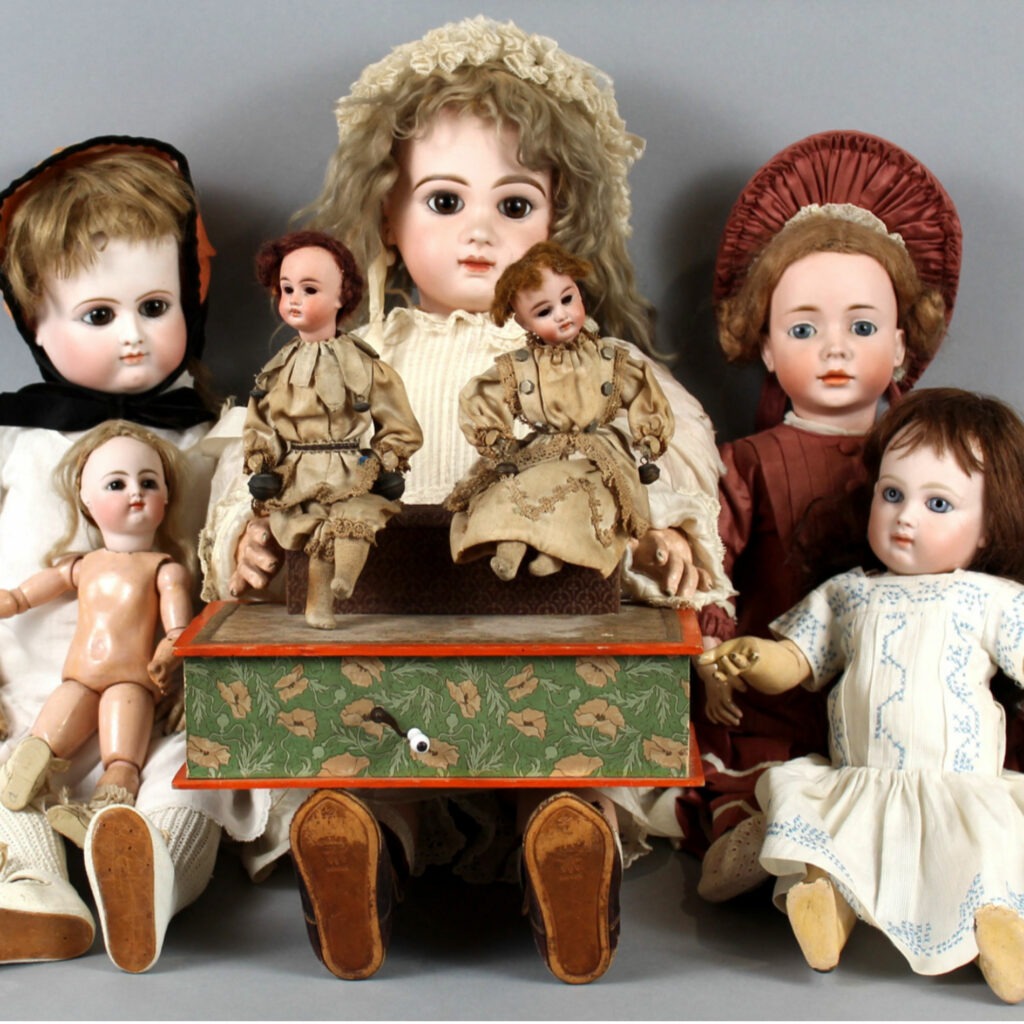 poupée en porcelaine