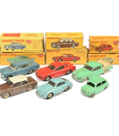 voitures miniatures anciennes