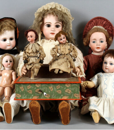 poupée en porcelaine